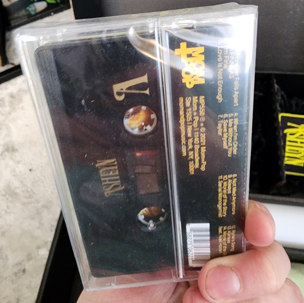 Ashe VIP Merch Box - Picture 4 of 8